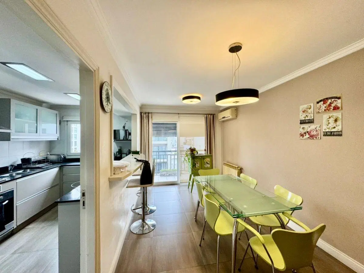 Vendemos piso en zona Güemes 8