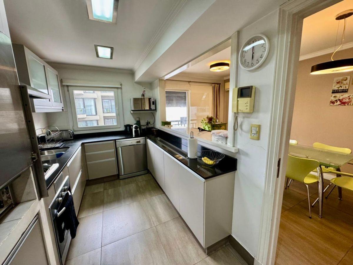 Foto de Piso con tres habitaciones en suite y tres cocheras en Guemes, imagen 4