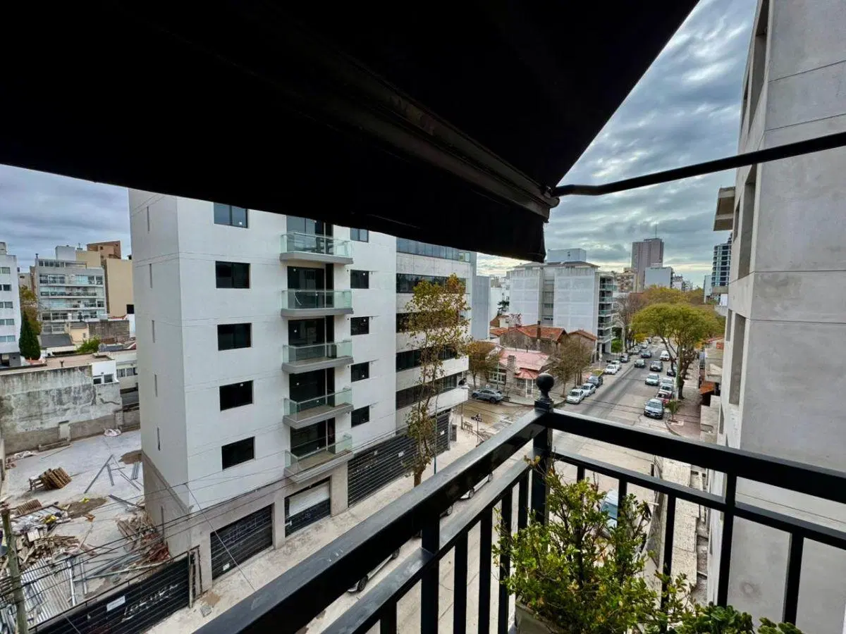 Vendemos piso en zona Güemes 3