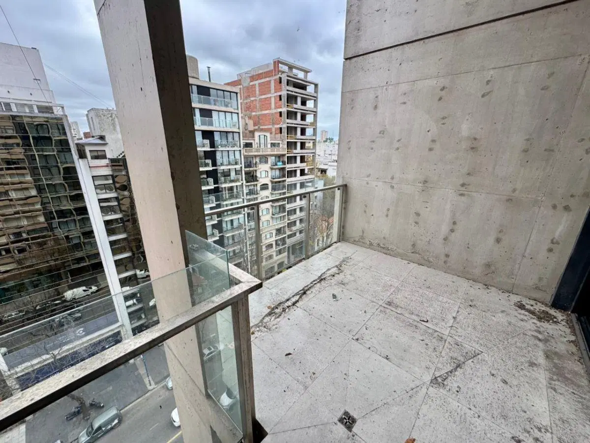 Vendemos piso a estrenar con cochera cubierta en Plaza Mitre 5