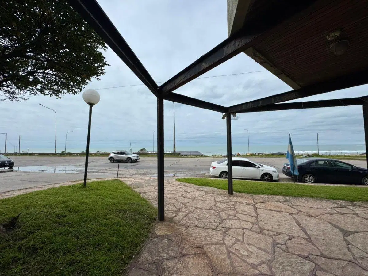 Departamento con vista al mar en alquiler en Punta Mogotes 3