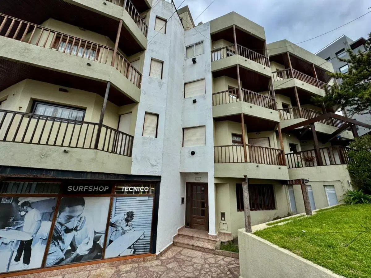 Departamento con vista al mar en alquiler en Punta Mogotes 5