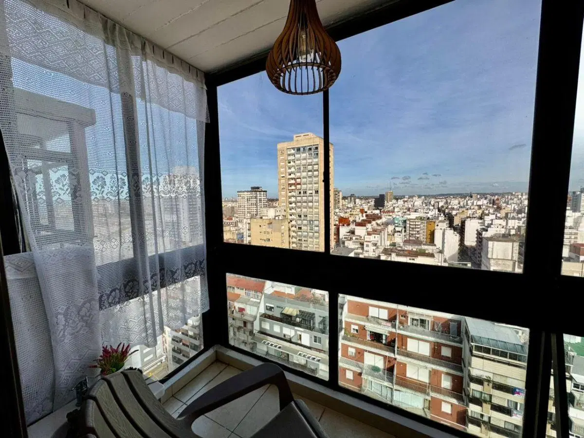 Vendemos Depto con cochera y vista panorámica 5