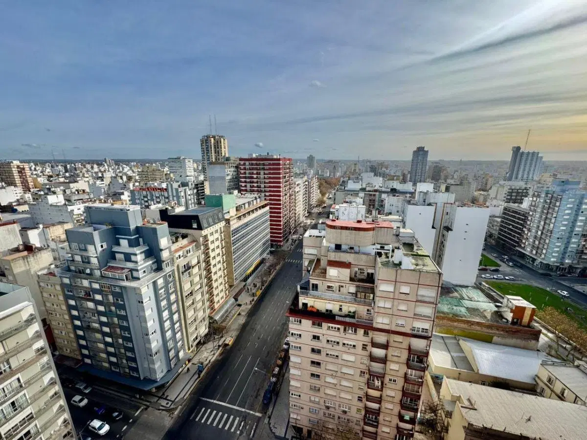 Vendemos Depto con cochera y vista panorámica 2