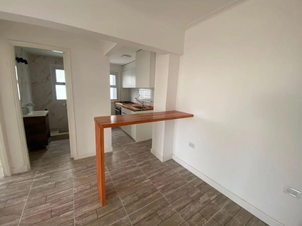 Departamento totalmente reciclado en alquiler en La Perla 4
