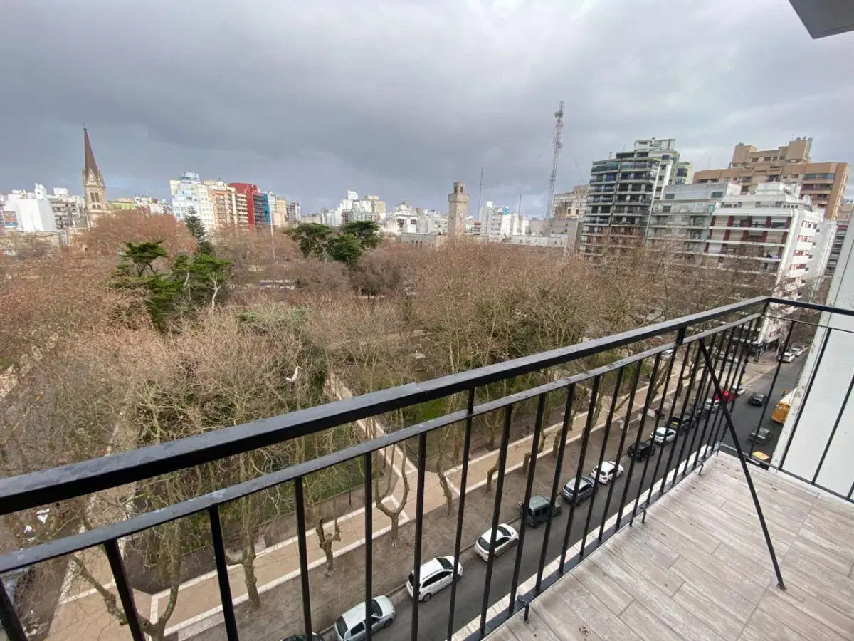 Departamento totalmente reciclado en alquiler en La Perla 2