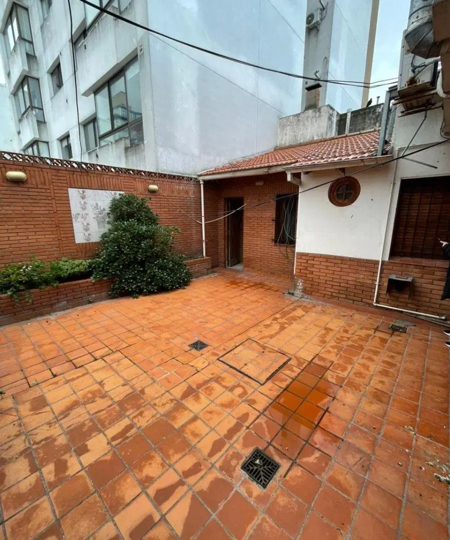 Casa de 6 ambientes en alquiler en Chauvín 2
