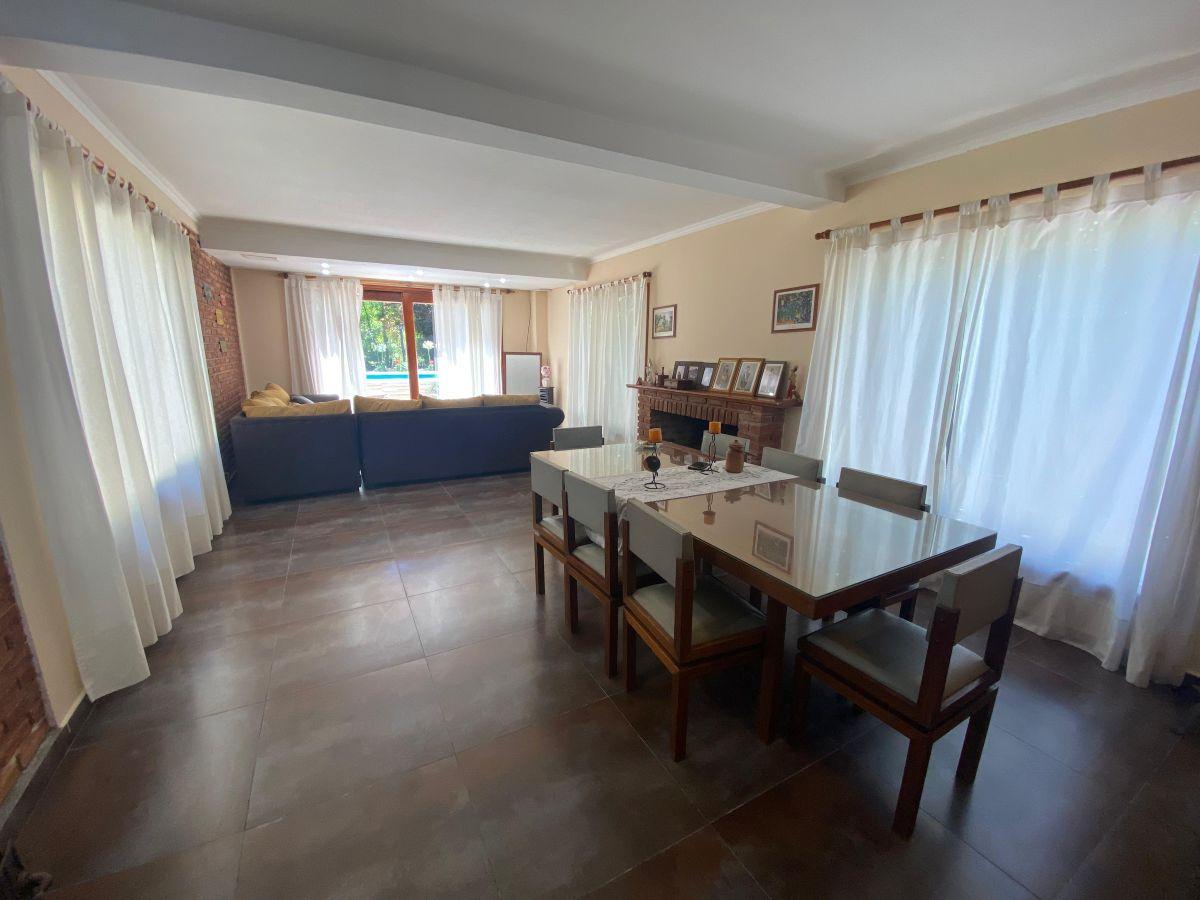 Foto de Vendemos Casa con pileta en el Bosque Peralta Ramos, imagen 1