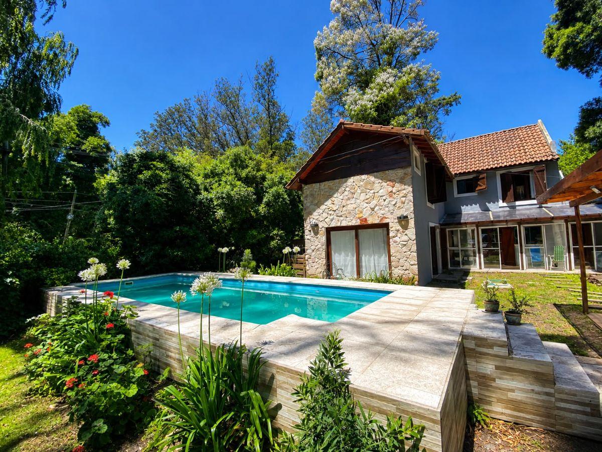 Foto de Venta Casa con pileta en el Bosque Peralta Ramos, imagen 1