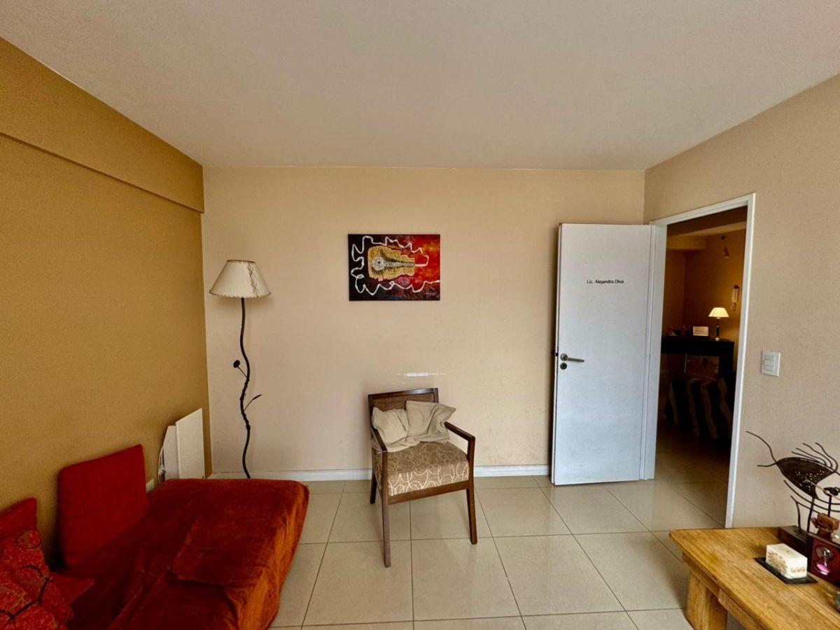 Foto de Venta Oficina en Macrocentro con cochera, imagen 1