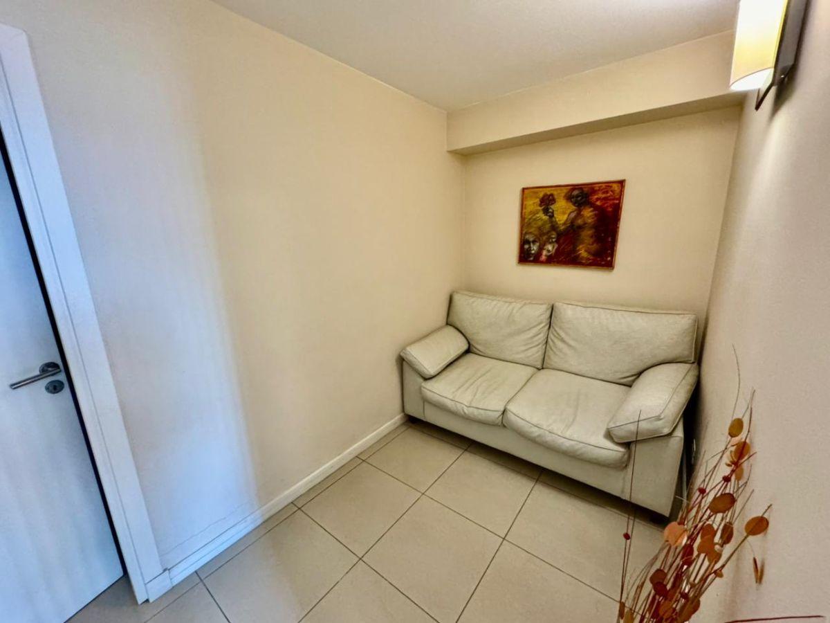 Foto de Venta Oficina en Macrocentro con cochera, imagen 3