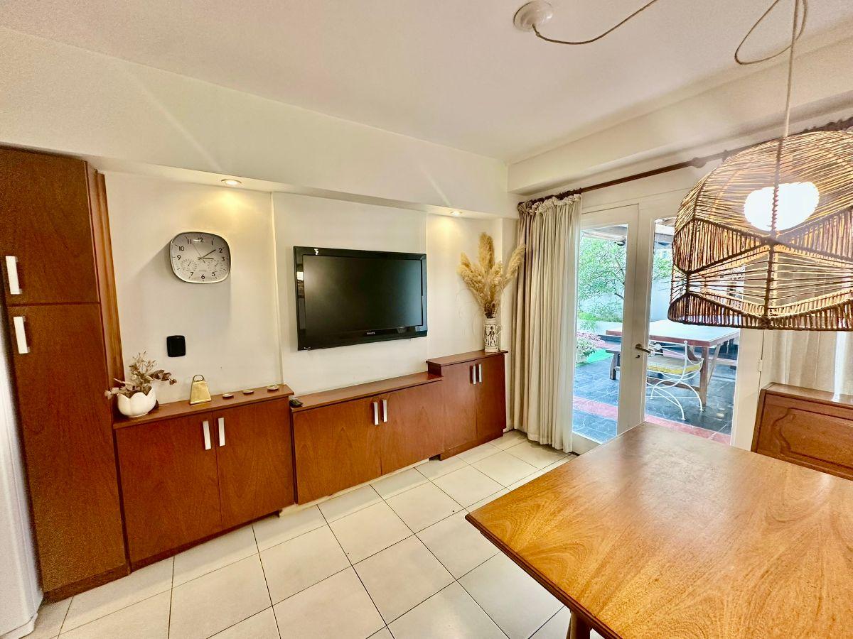 Foto de Vendemos departamento de 4 ambientes y dos patios en Güemes, imagen 2