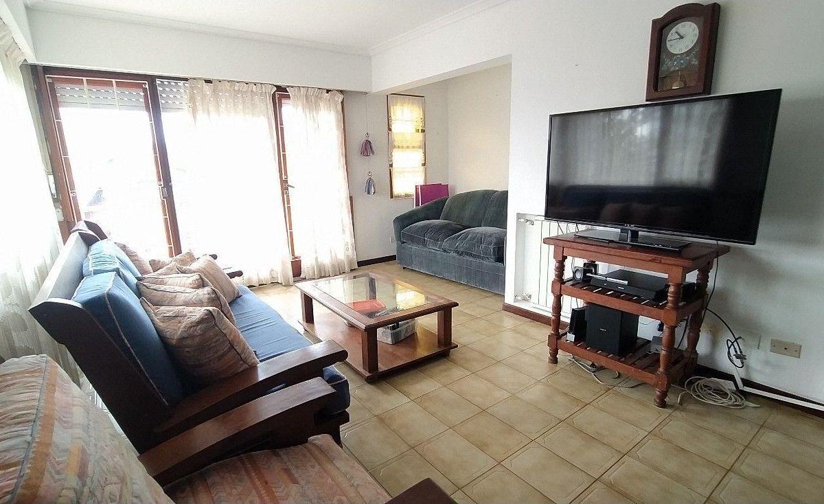 Excelente depto 3 amb c/ amplia cochera  Mts del mar Centric
