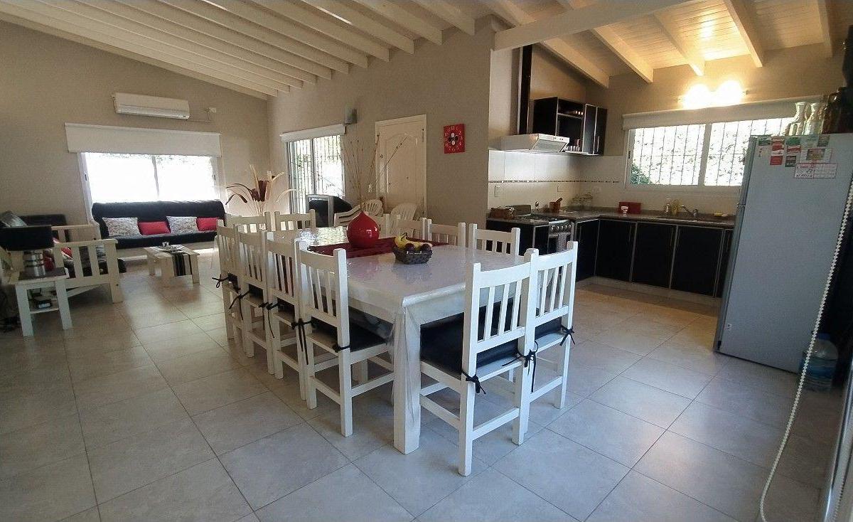 (PROPIEDAD SUSPENDIDA ) Hermosa casa 4 amb en impecable estado!