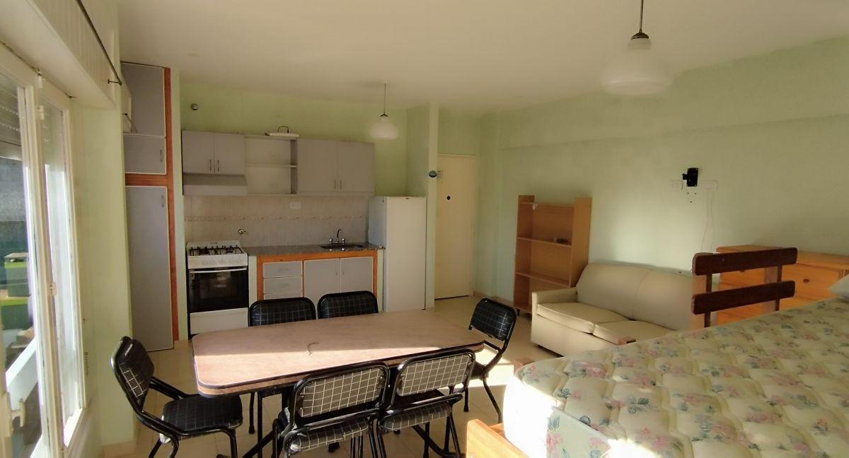 Venta en Block, 9 Dtos de 2 y 3 Amb 100 m del Mar 1