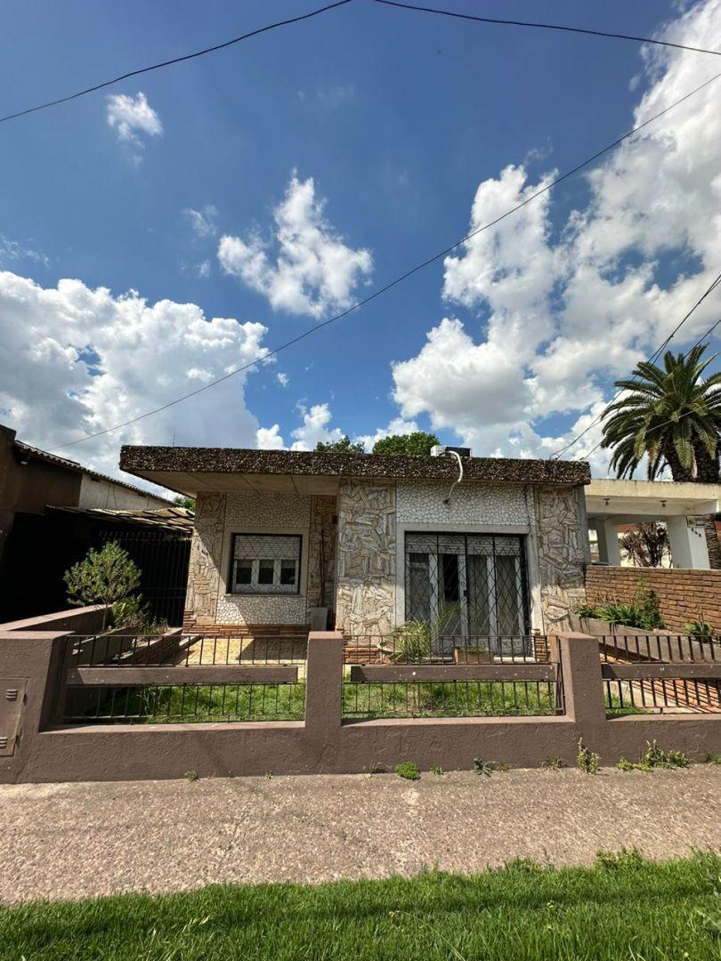 PROPIEDAD SUSPENDIDA Casa 4 ambientes. | Labarden 640