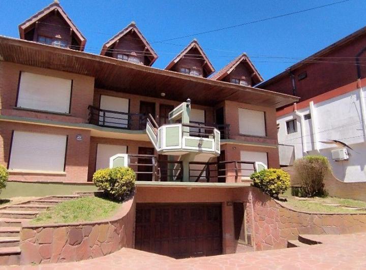 Venta y Alq temp Amplio dto tipo duplex  de 3 amb c/ cochera