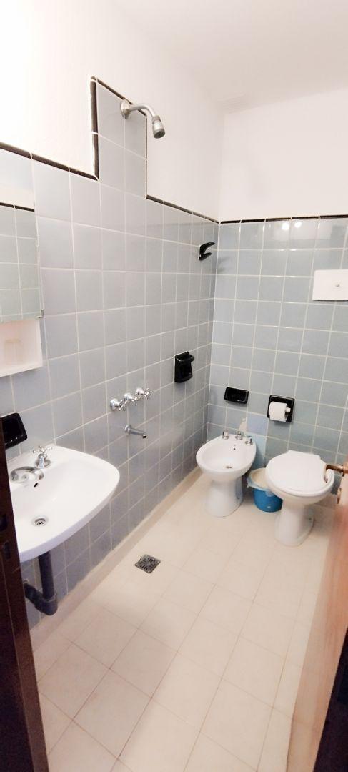 Foto de Venta Hotel , 30 hab, 70pax, 2 lotes 1095m2, 645m2 cub Muy b, imagen 3