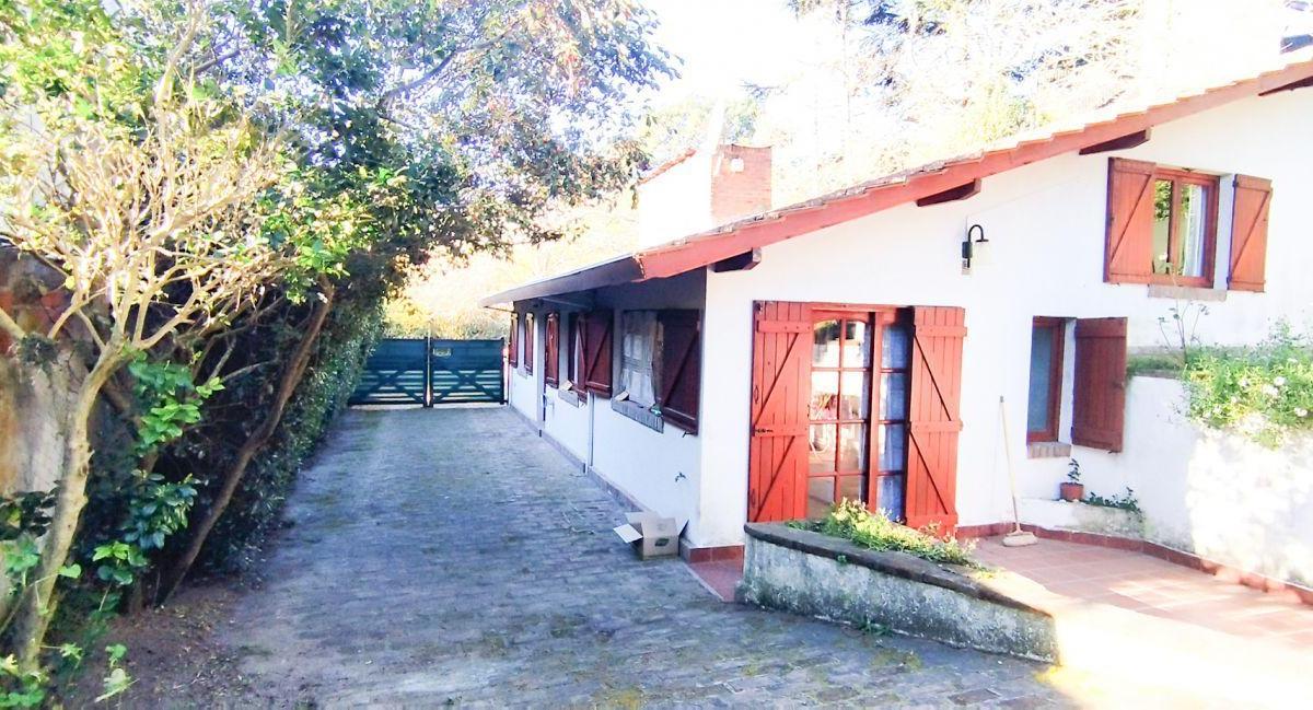 (PROPIEDAD SUSPENDIDA ) Venta casa 4 amb 3 baños 130m2 cub 550m2 lote Barrio Norte!!