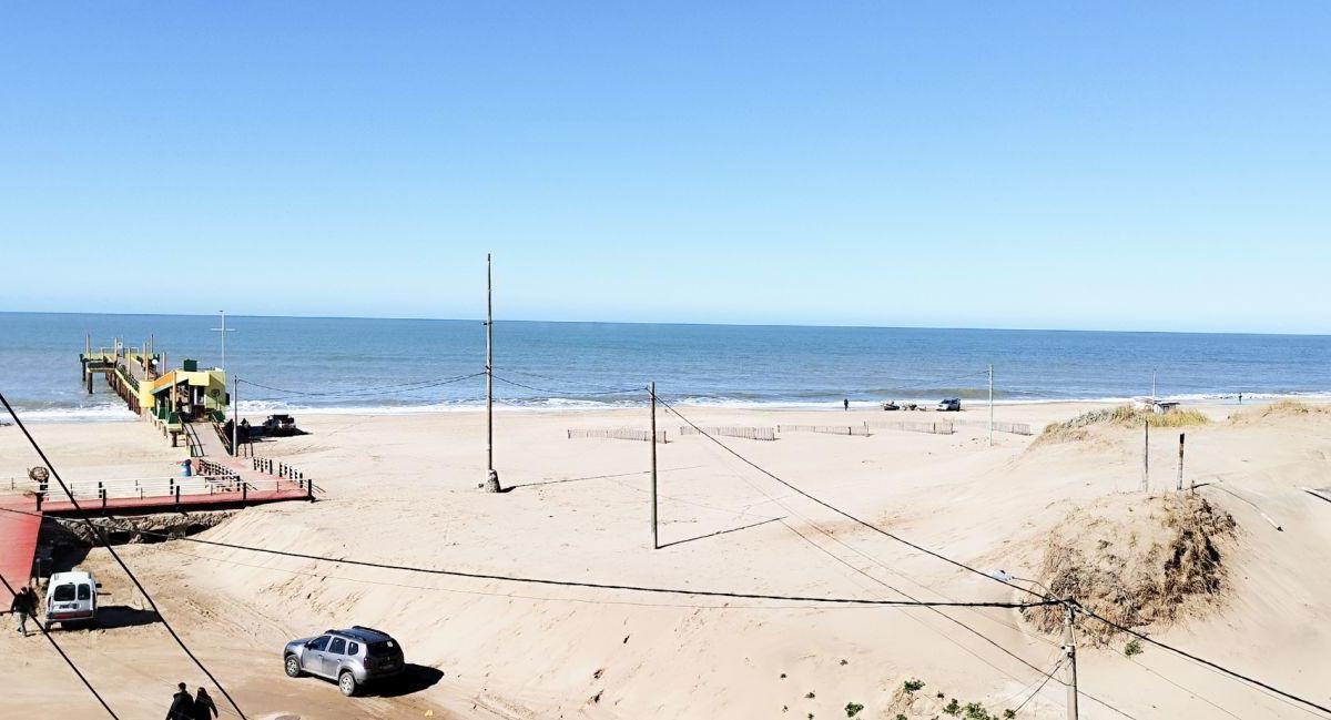 Venta dto 2 amb c/ terraza frontal al mar c/ cochera. Opoert