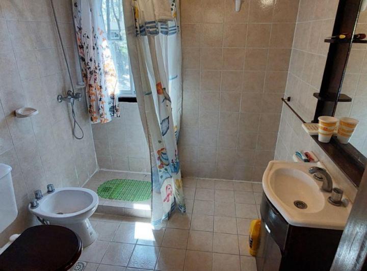 Foto de Excelente casa de 6 ambientes para 10 personas a 250 mts del, imagen 2
