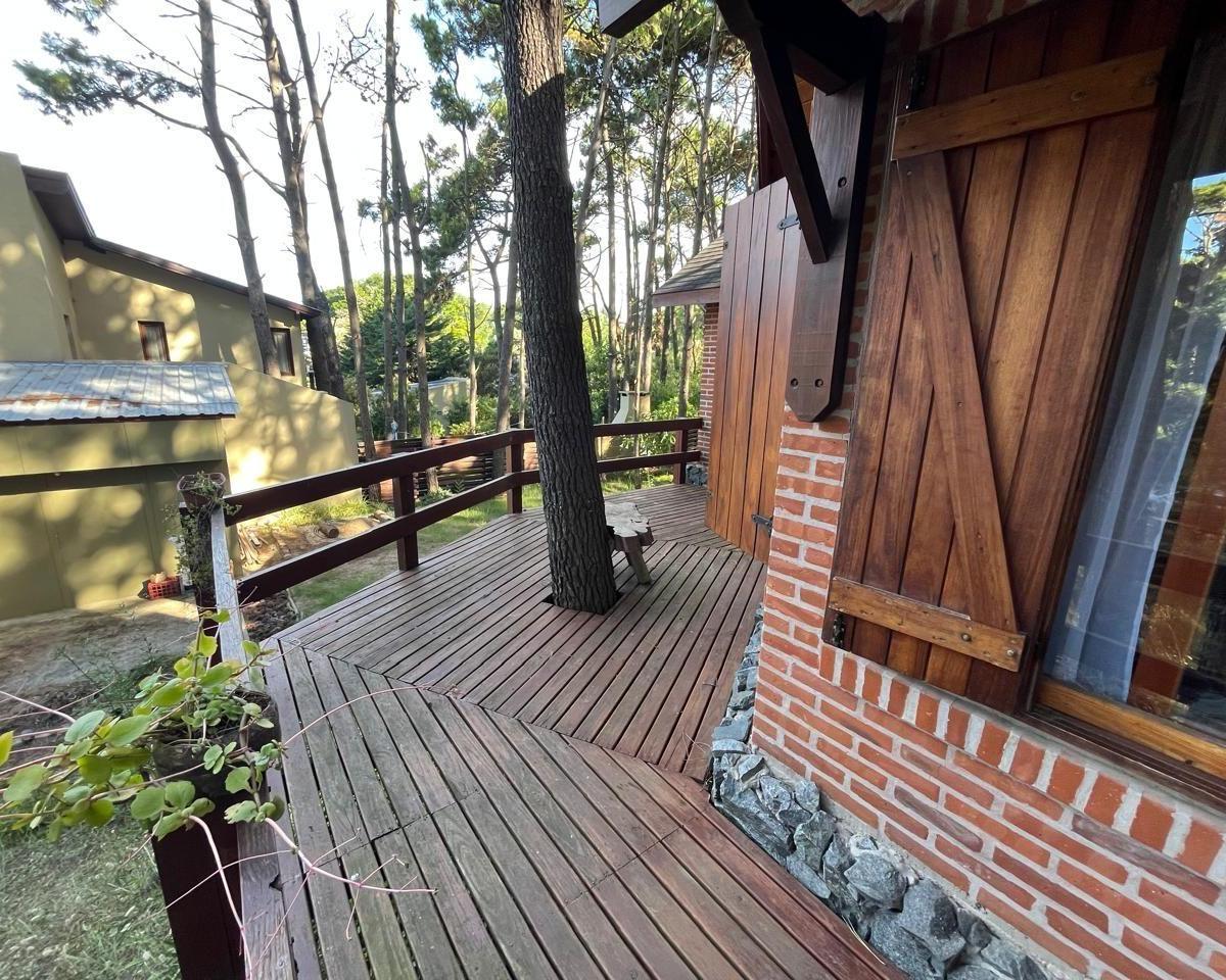 Hermosa Casa 3 Ambientes en Venta a 300 m del Mar. Mar Azu 1