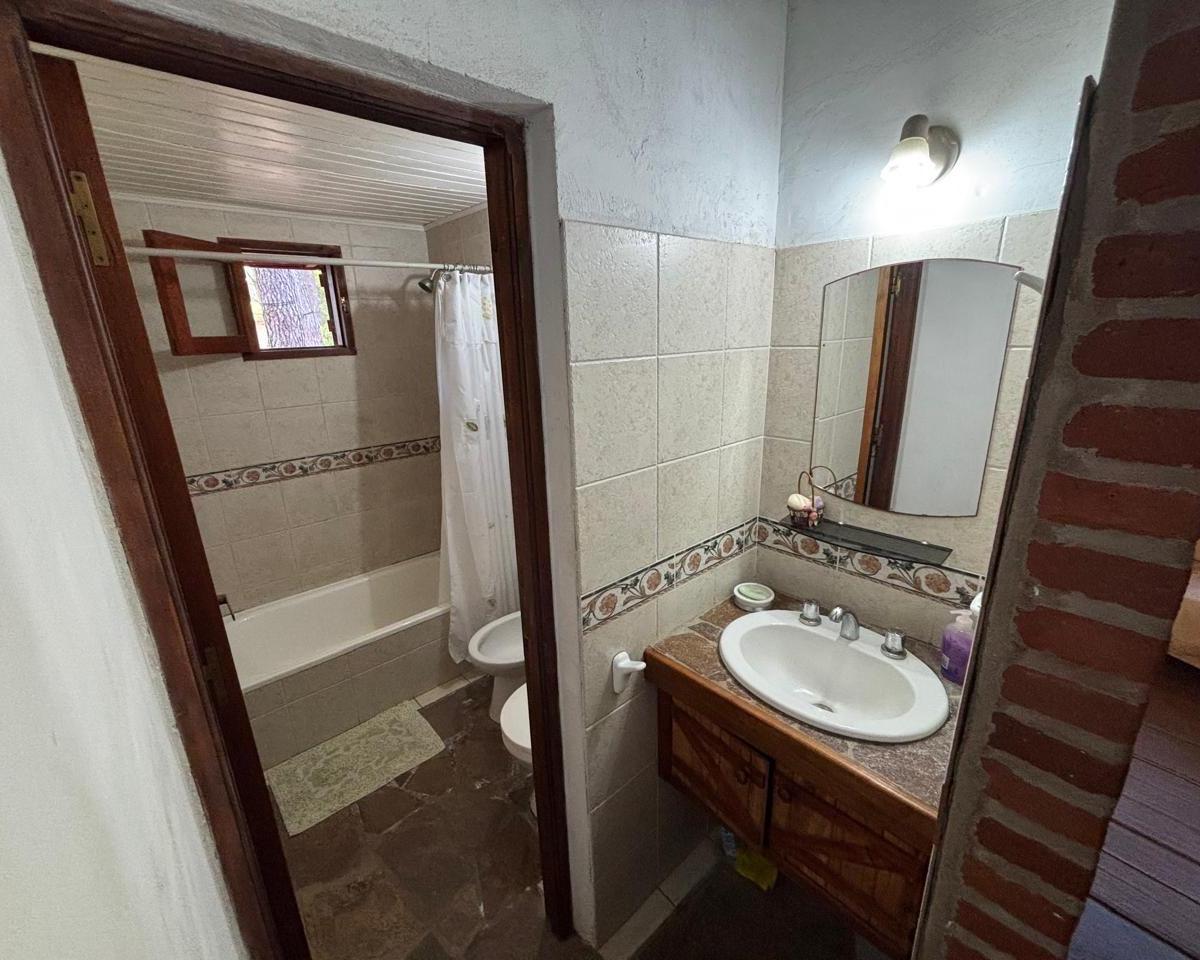 Hermosa Casa 3 Ambientes en Venta a 300 m del Mar. Mar Azu 5