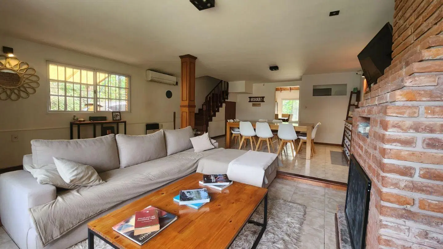 Casa 5 ambientes. | Bogotá 956 2