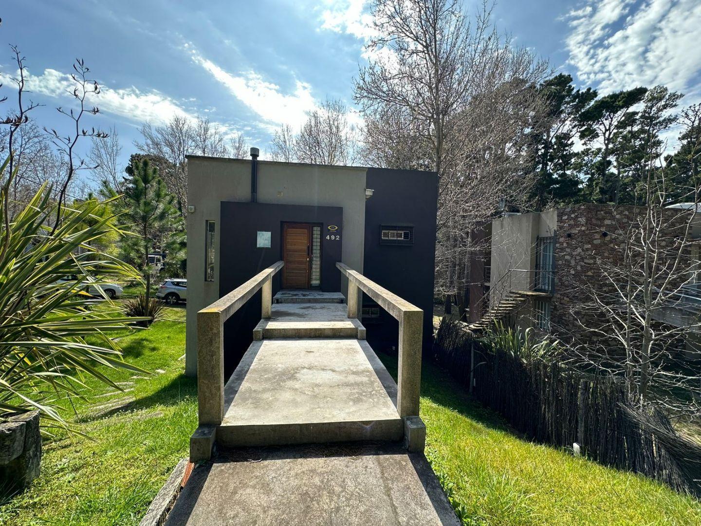 Excelente casa 3 amb. en alquiler temporario Mar Azul