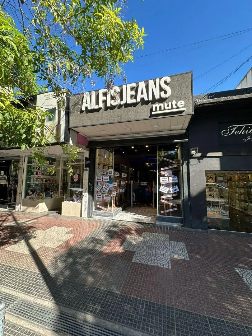Local . | Av. Pte. J. D. Peron 1343 5