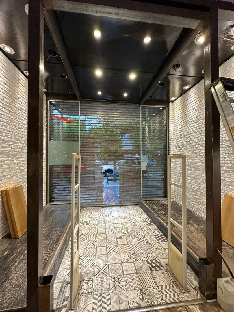 Local . | Av. Pte. J. D. Peron 1343 1