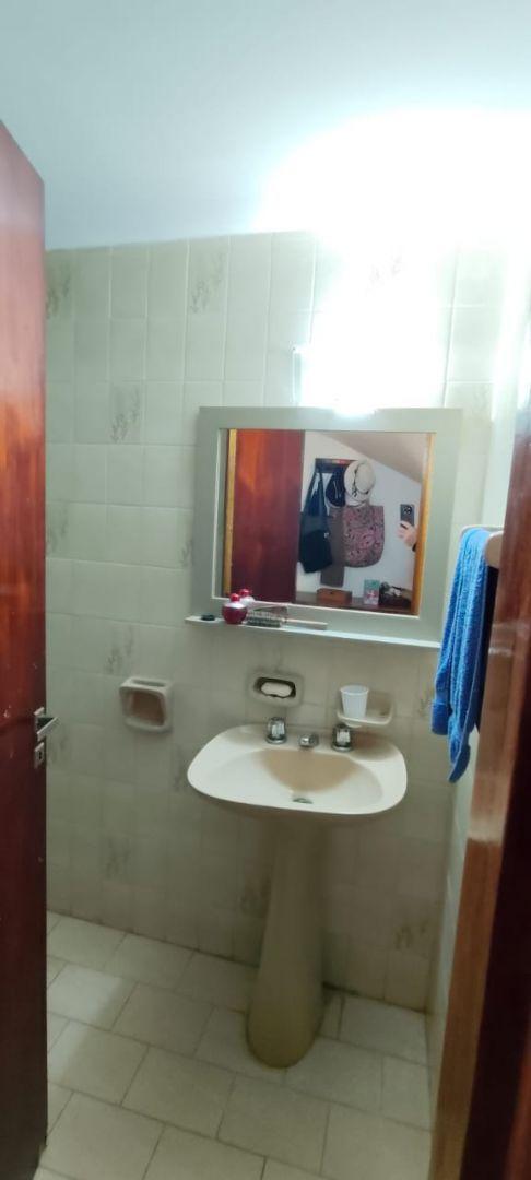 Foto de Alquiler anual Dto triplex 4 amb 2 baños, gas natural tiro balanceado, imagen 3