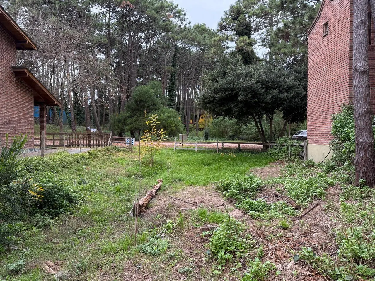Venta de lote comercial en excelente ubicacion Mar Azul 3