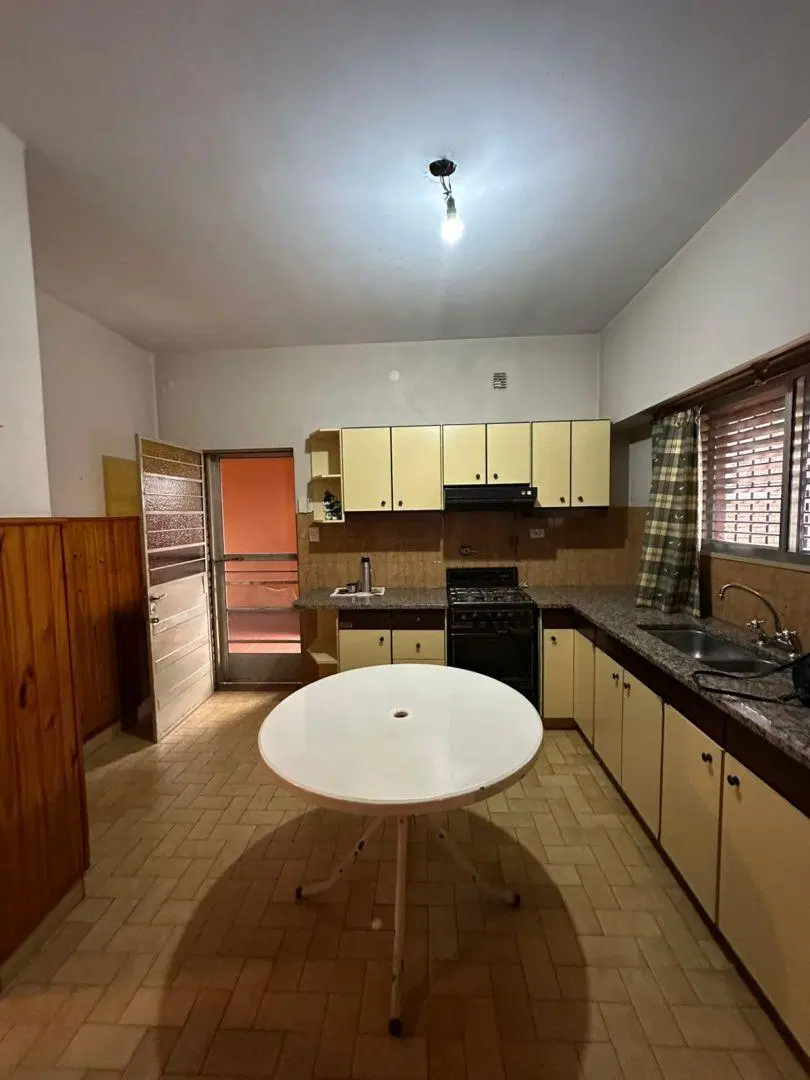 Casa 4 ambientes. | INT. J. IRIGOIN 220 4