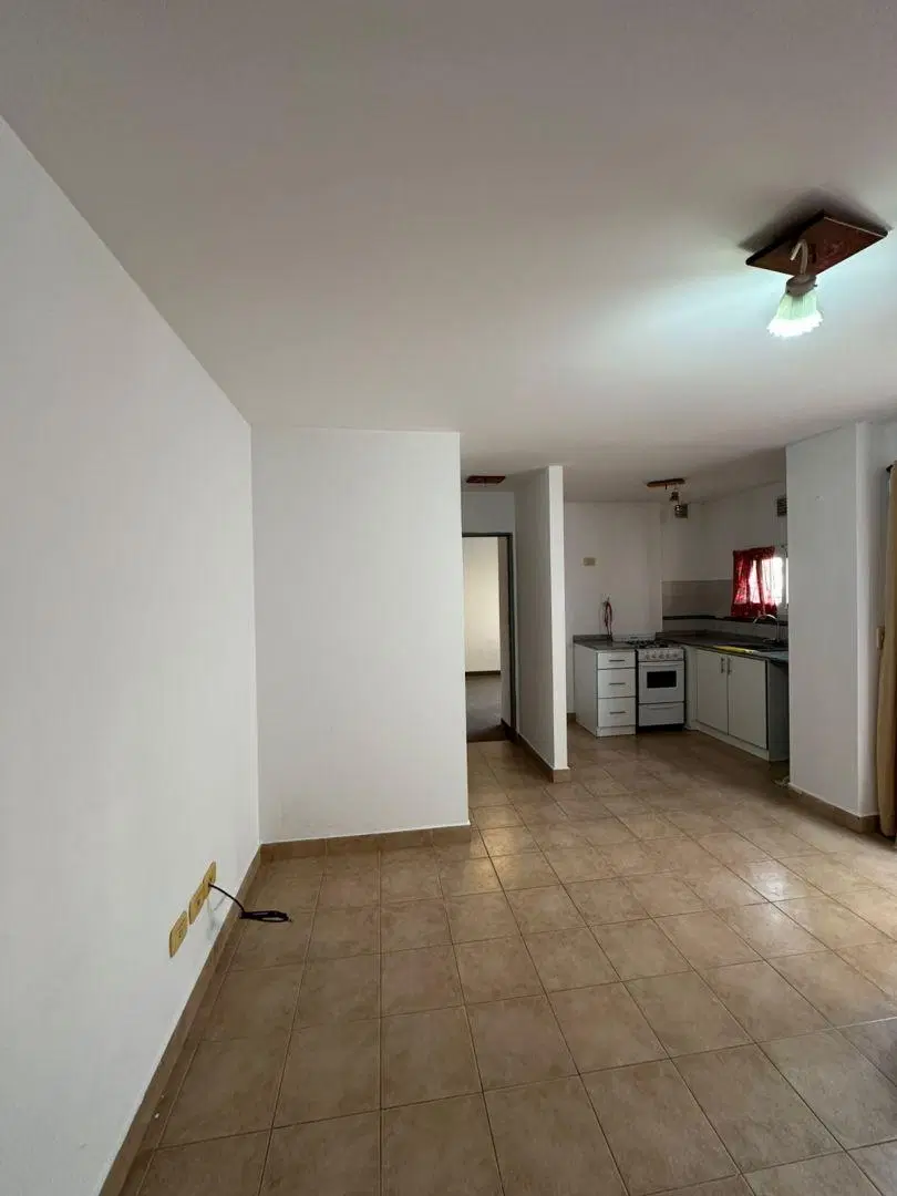 Departamento 2 ambientes. | Haedo 1100 3