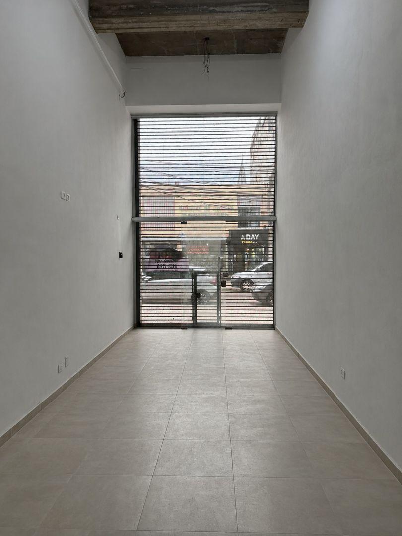 Foto de Local . | Charlone 1241, imagen 1