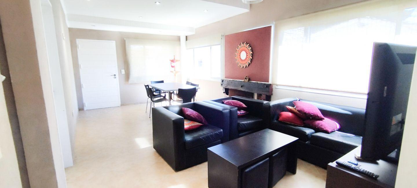 Foto de Venta Moderna casa 4 amb en Barrio Hipocampo V. Gesell, imagen 2
