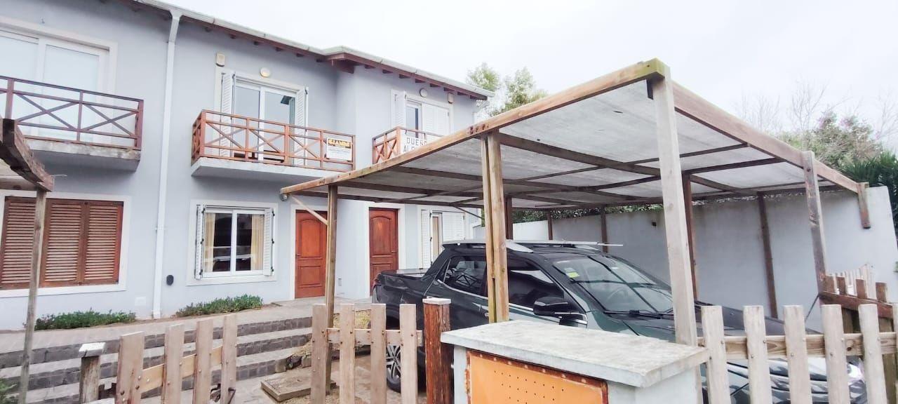 Foto de Venta Duplex 4 amb fondo Verde c parrilla cochera Gas Nat Abert doble, imagen 1
