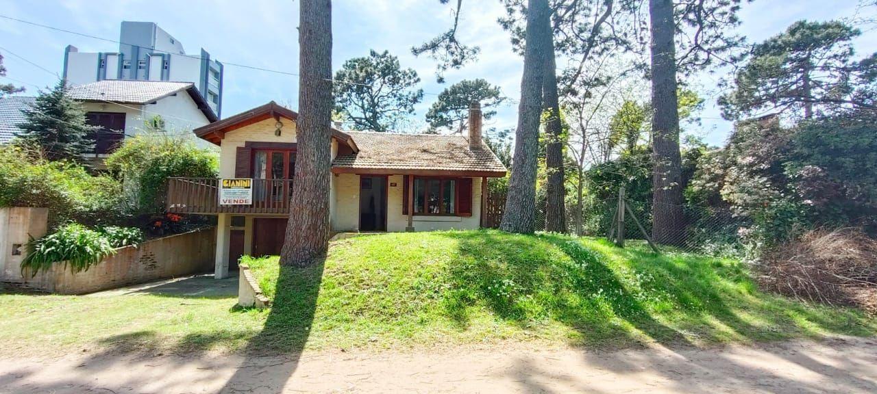 Foto de Venta casa 4 amb Barrio Norte 3 Baños Quincho cochera 420 lote y 150m2, imagen 1