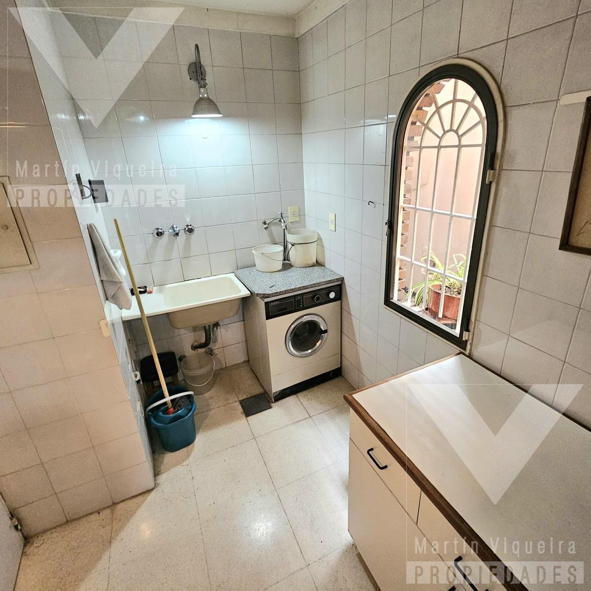 Casa en V. Crespo, 4 Dorm en Suite. Galería y Fondo de 135 m² 2