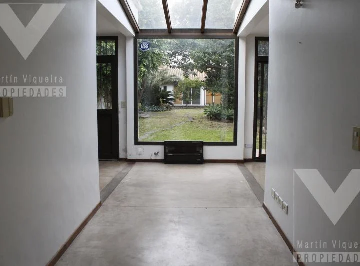 Casa en Alquiler en Florida. 3 ambientes con fondo y quincho. Cochera, 2