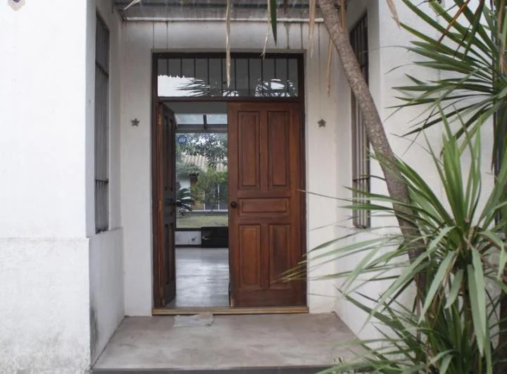 Casa en Alquiler en Florida. 3 ambientes con fondo y quincho. Cochera, 3