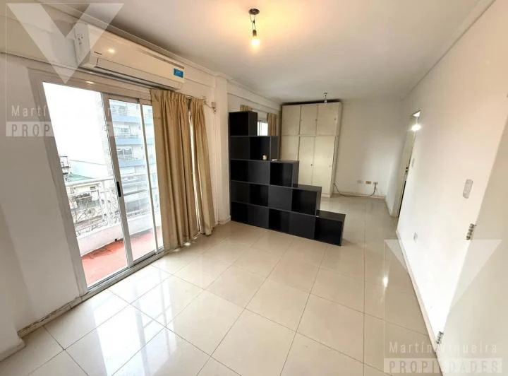 Departamento en alquiler con balcón y cochera cubierta y fija 4