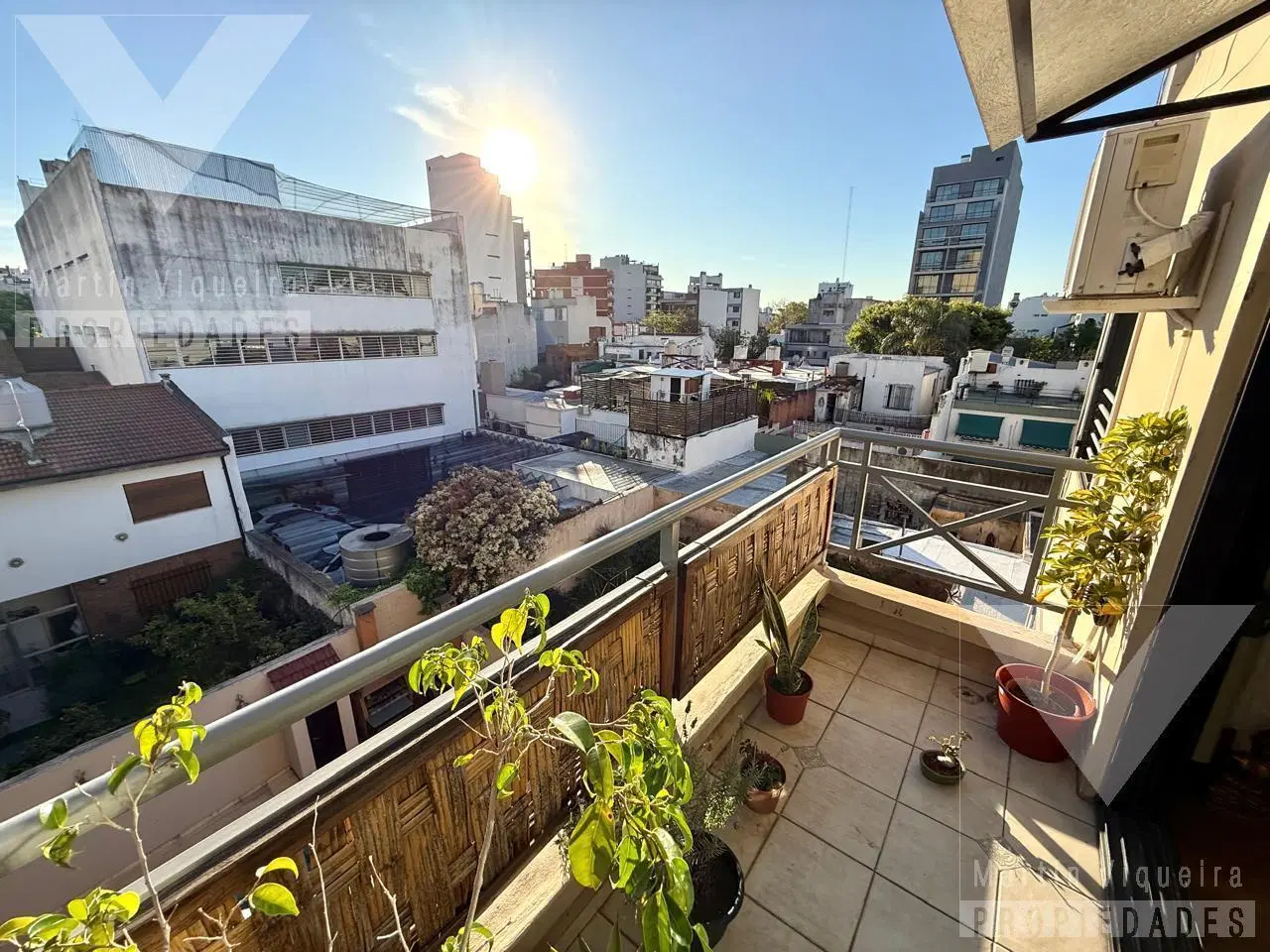PH en VENTA con balcón y terraza propia. Freire y Congreso. 3