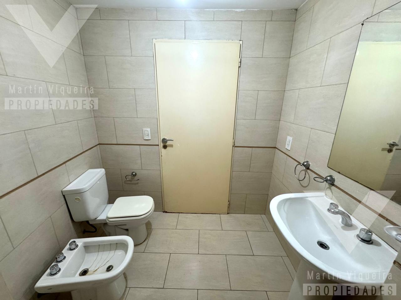 Foto de Departamento en alquiler con balcón al frente. Vera y Juan B justo, imagen 1