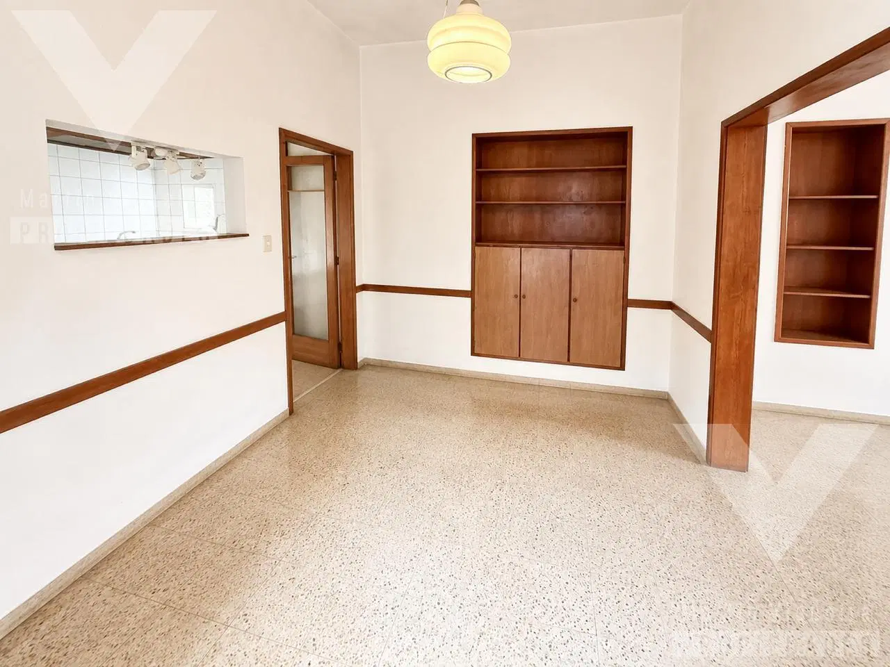 CASA EN LOTE PROPIO CON PATIO, TERRAZA Y GRAN POTENCIAL DE RECICLAJE 3