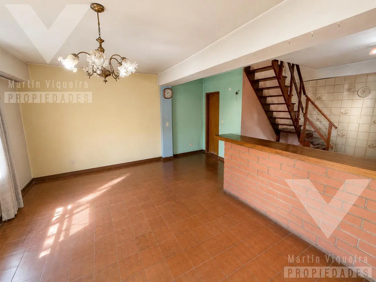 CASA EN ESQUINA CON TERRAZA Y GRAN POTENCIAL DE RECICLAJE 3