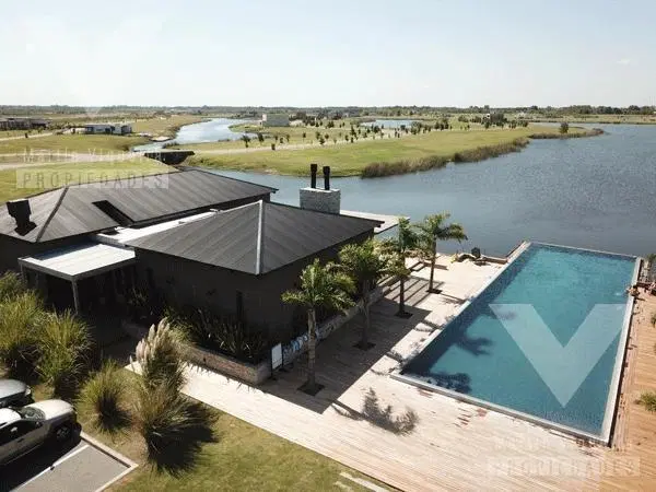 Exclusivo lote a la laguna de 905,88 m² en El Naudir – Aguas Privadas | Etapa III 3