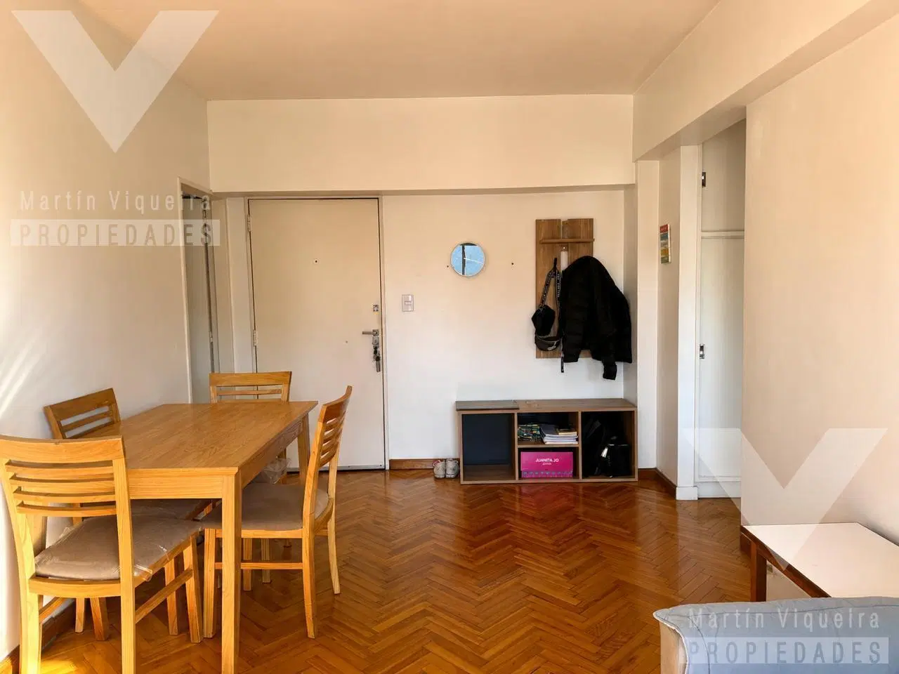 Departamento de dos ambientes en Flores con balcón, sol y vista abierta 2
