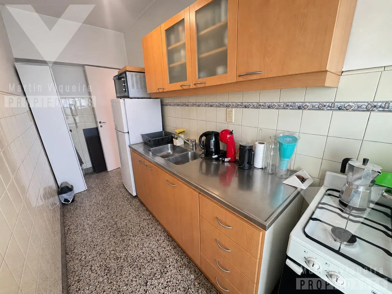 Departamento de dos ambientes en Flores con balcón, sol y vista abierta 5